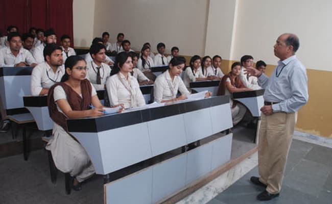 its-engineering-college-0010-class-classroom