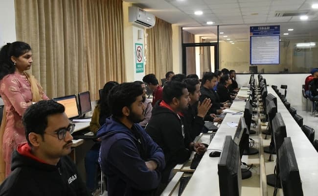 ISBM, Pune Classroom 4.webp