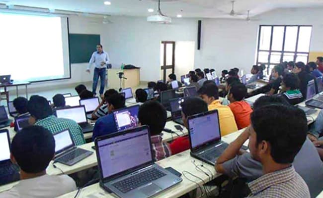 1-0000-layer-4-classroom-4