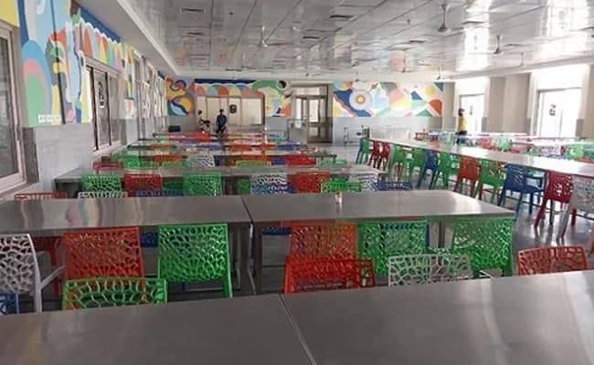 2-0011-cafeteria-cafeteria-3