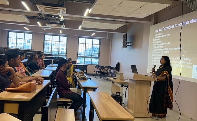 DYPIU, Pune Classroom 3.webp