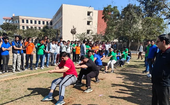 dronacharya-college-of-engineering-dce-0016-ground-ground
