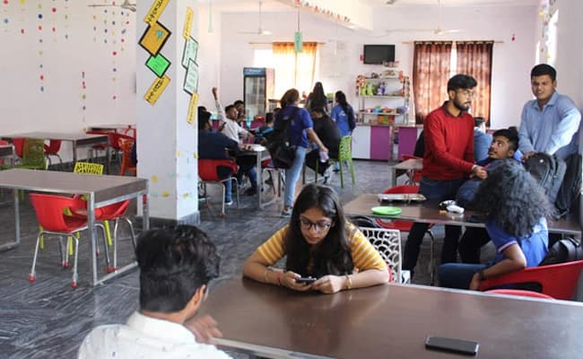 cafeteria-2-cafeteria-55