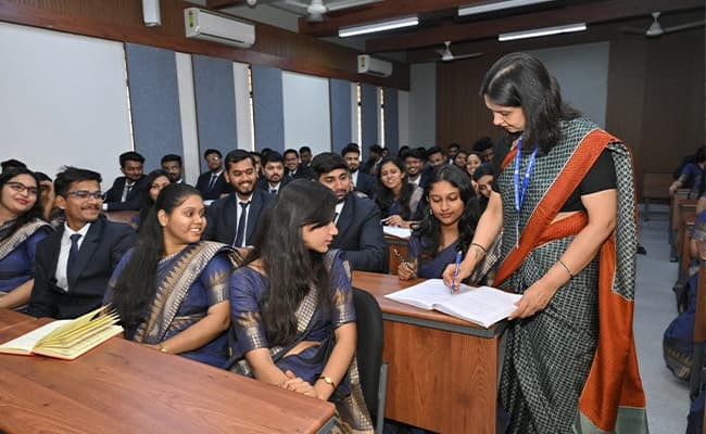 IMDR, Pune Classroom 8.webp