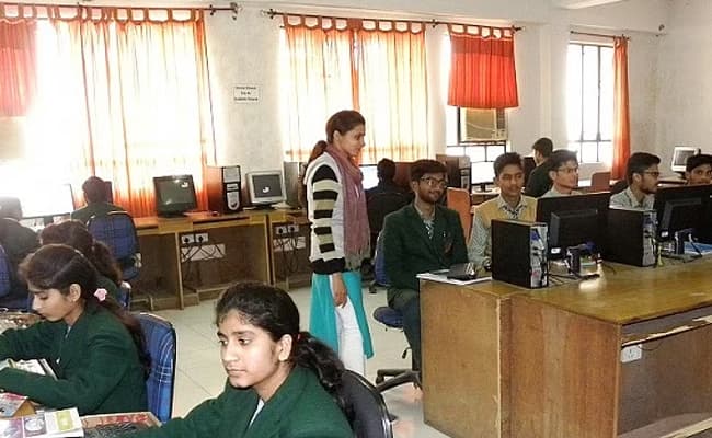 1-0004-layer-1-classroom-24