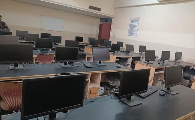 3-0004-class-classroom