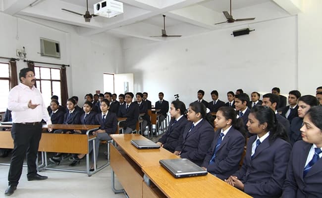 classroom1-classroom-12