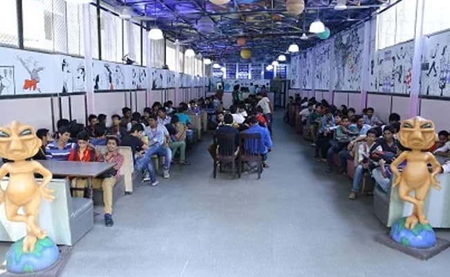1-0001-layer-2-cafeteria