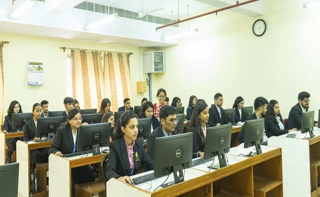 SXUK, Kolkata Labs 1.webp