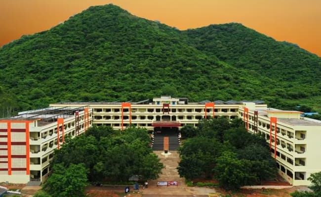 vikas-college-of-engineering-and-technology-vctn-infrastructure-0003-layer-1-infrastructure
