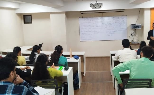 UKSIMSR, Mumbai Classroom 1.webp