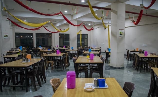 4-cafeteria-9