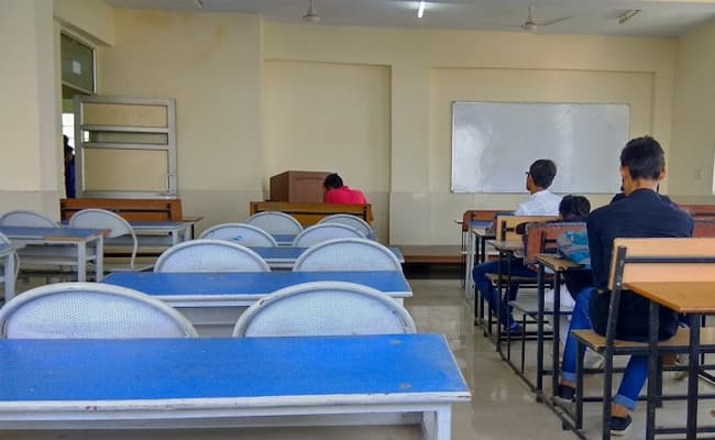 1-0003-layer-2-classroom-204