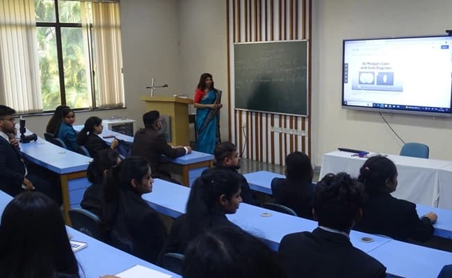 CBS Kolkata Classroom 2.webp