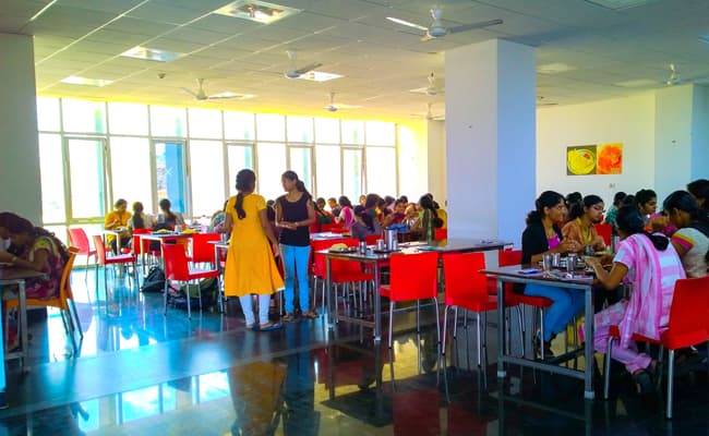 gallery-0011-cafeteria2-cafeteria
