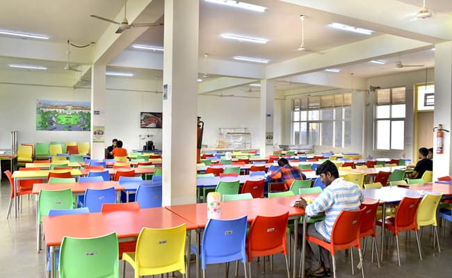 gallery-0009-cafeteria2-cafeteria