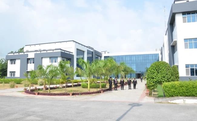 SRMS IBS, Lucknow Infra 1.webp
