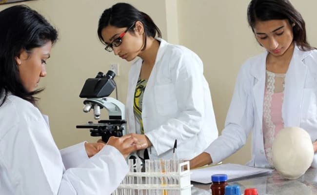 Amity University, Gurgaon Labs 2.webp