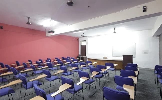 IGC, Greater Noida Classroom 1.webp