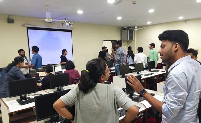 SXUK, Kolkata Classroom 1.webp