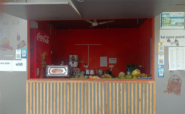 1-0002-layer-3-cafeteria-72