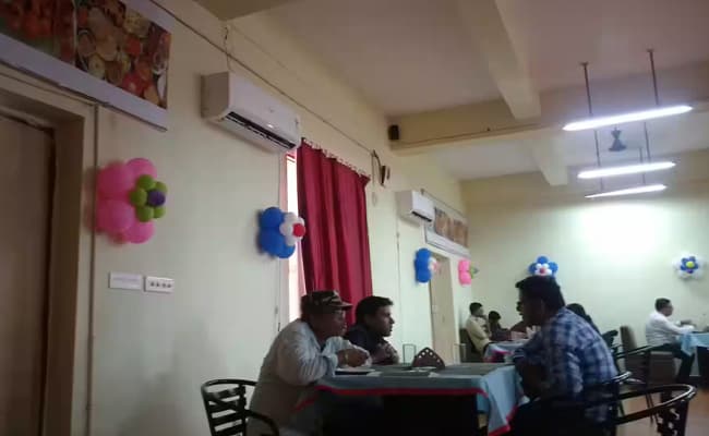 gallery-0006-cafeteria2-cafeteria-2