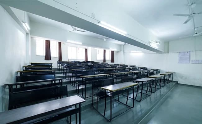 MMCOE, Karve Nagar Pune Classrom 4.webp