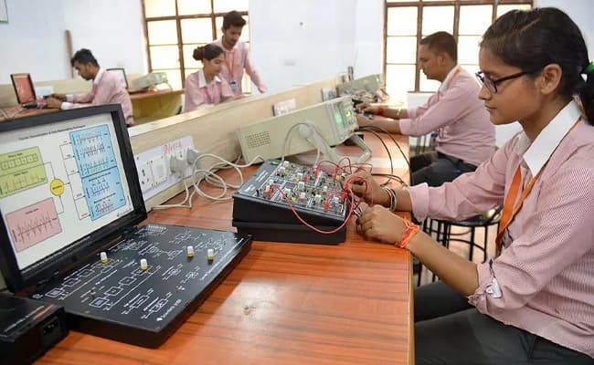 JNU, Jaipur Labs 1.webp