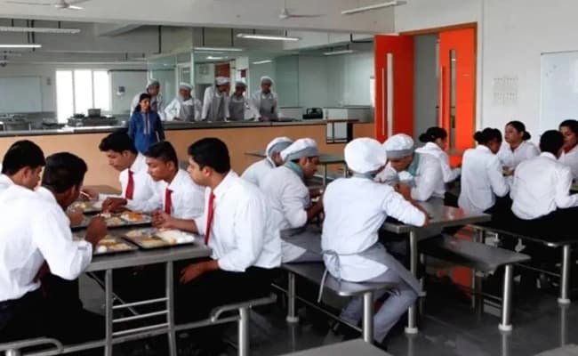 UKSIMSR, Mumbai Cafeteria 1.webp