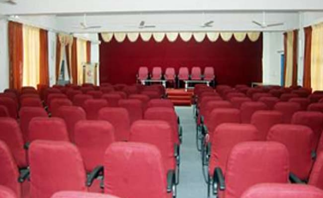 jawaharlal-darda-institute-of-engineering-and-technology-jdiet-classroom-0002-layer-2-classroom
