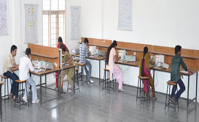 14-0000-class-classroom