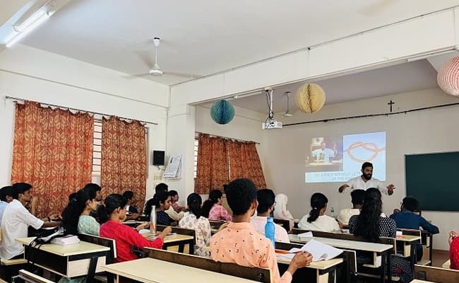father-muller-college-of-pharmaceutical-sciences-classroom-0003-layer-5-classroom