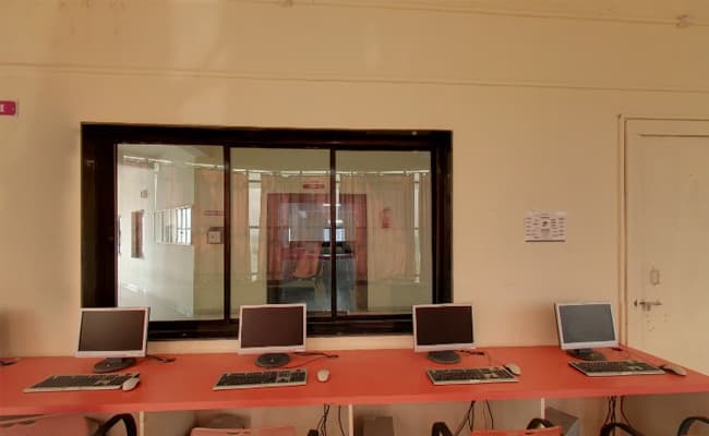 1-0001-layer-4-classroom-200
