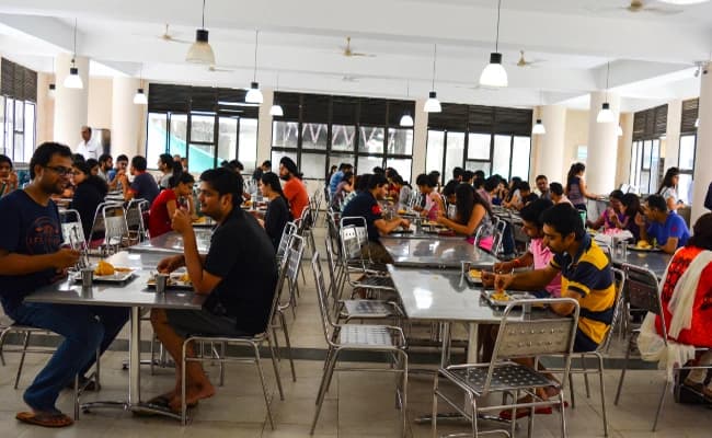 Cafeteria 1.webp