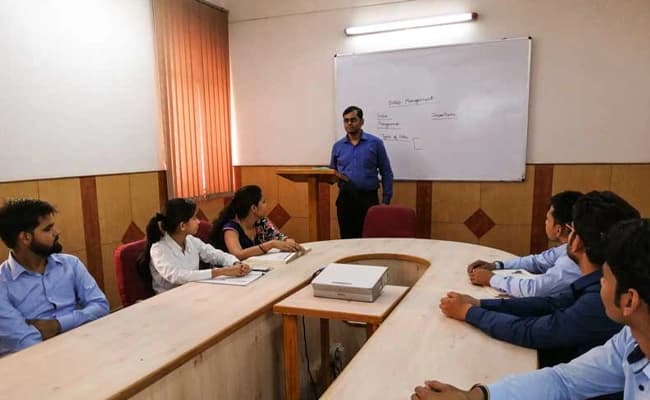 IPM, Lucknow Classroom 4.webp