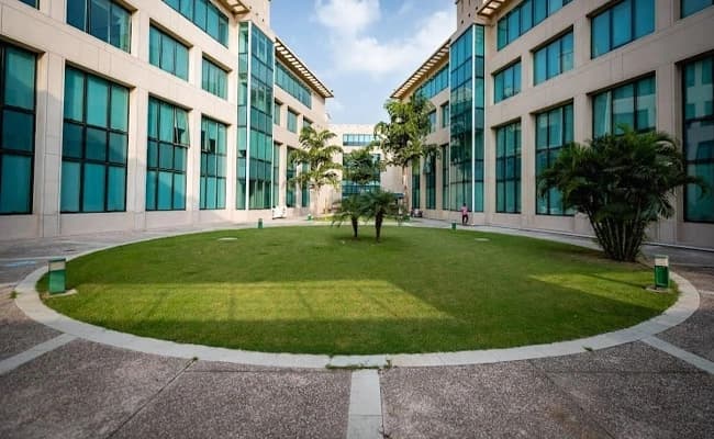 SNU Greater Noida Ground 3.webp