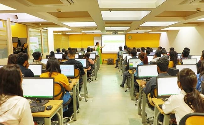 WBS, Pune Classroom 1.webp