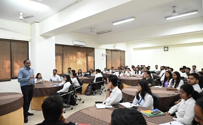 Jaipuria School, Ghaziabad Classroom 4.webp