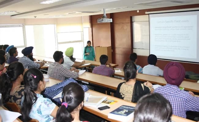 LMTSM, Mohali Classroom 2.webp
