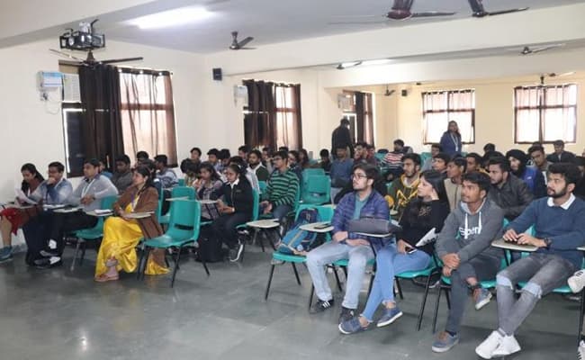 jims-engineering-management-technical-campus-jemtec-infrastructure-0004-layer-4-classroom