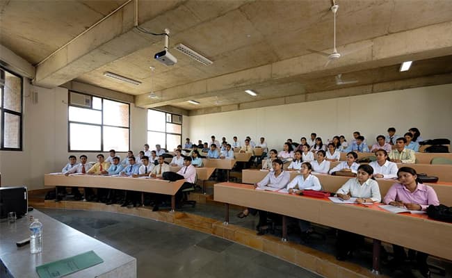 1-0002-layer-3-classroom-194