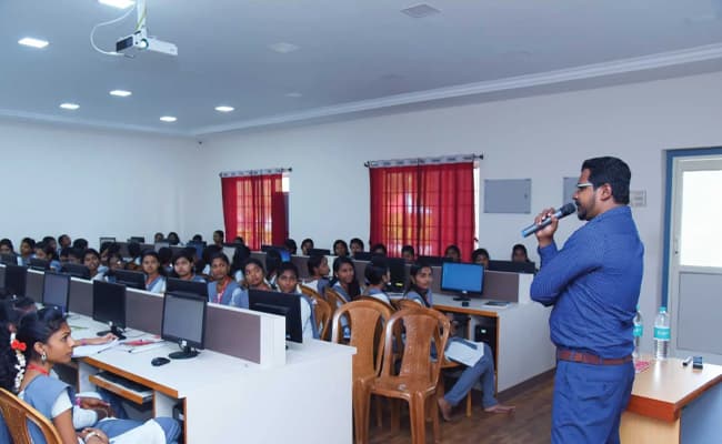rohini-college-of-engineering-and-technology-rcet-classroom-0001-layer-3-classroom