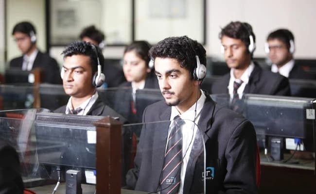 DIT University, Dehradun Labs 1.webp