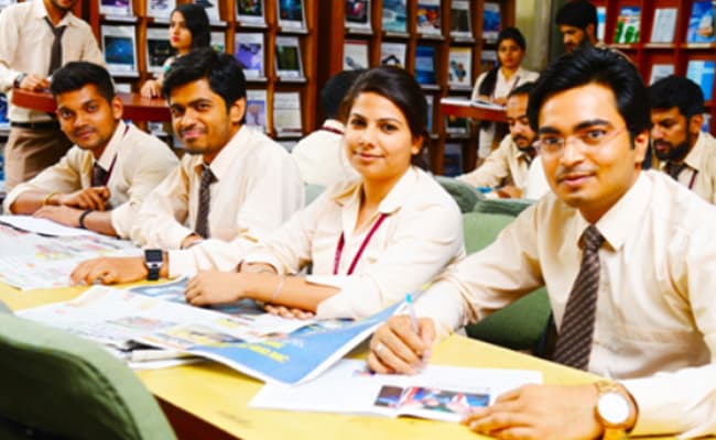 its-engineering-college-0006-class-classroom