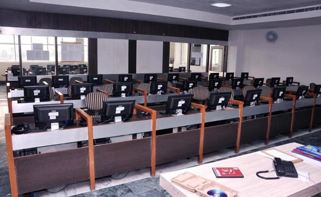 AIMT, Lucknow Labs 1.webp