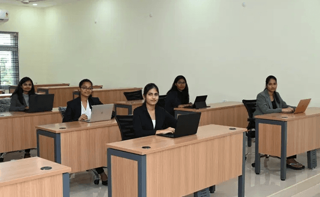 SOIM, Hyderabad Classroom 4.png