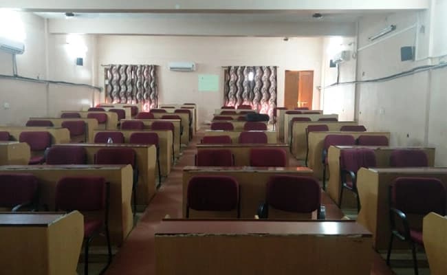 s-s-institute-of-management-lucknow Classroom 1.webp