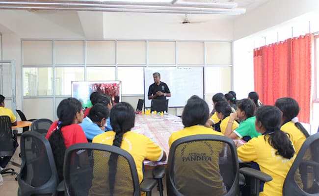 gallery-0002-class3-classroom-83