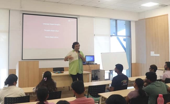 SCMHRD, Pune Classroom 4.webp