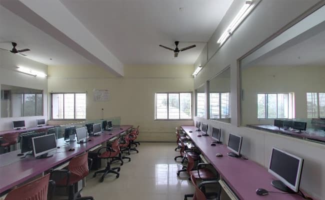 1-0000-layer-5-classroom-196
